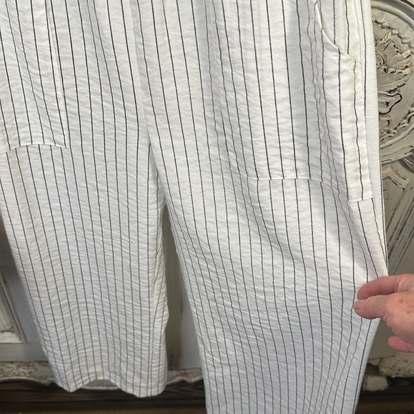 Etophe Studios White with Black Pinstripes Jumpsuit Fresh Vacation Cruise Size M - Picture 3 of 9